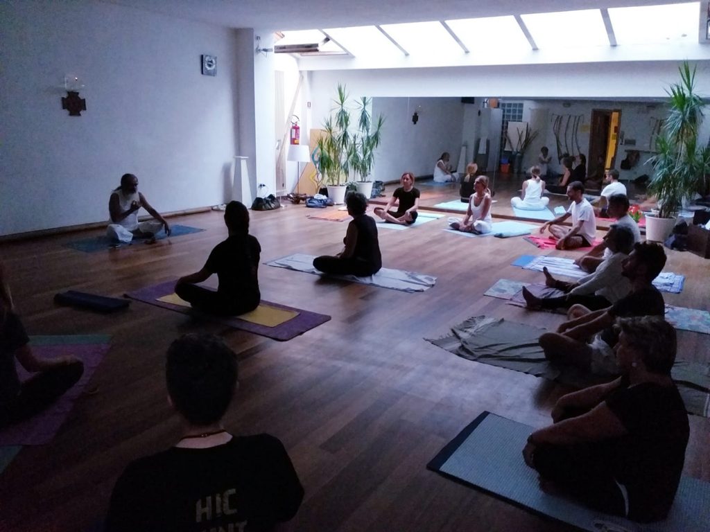 Yoga e meditazione con il maestro
